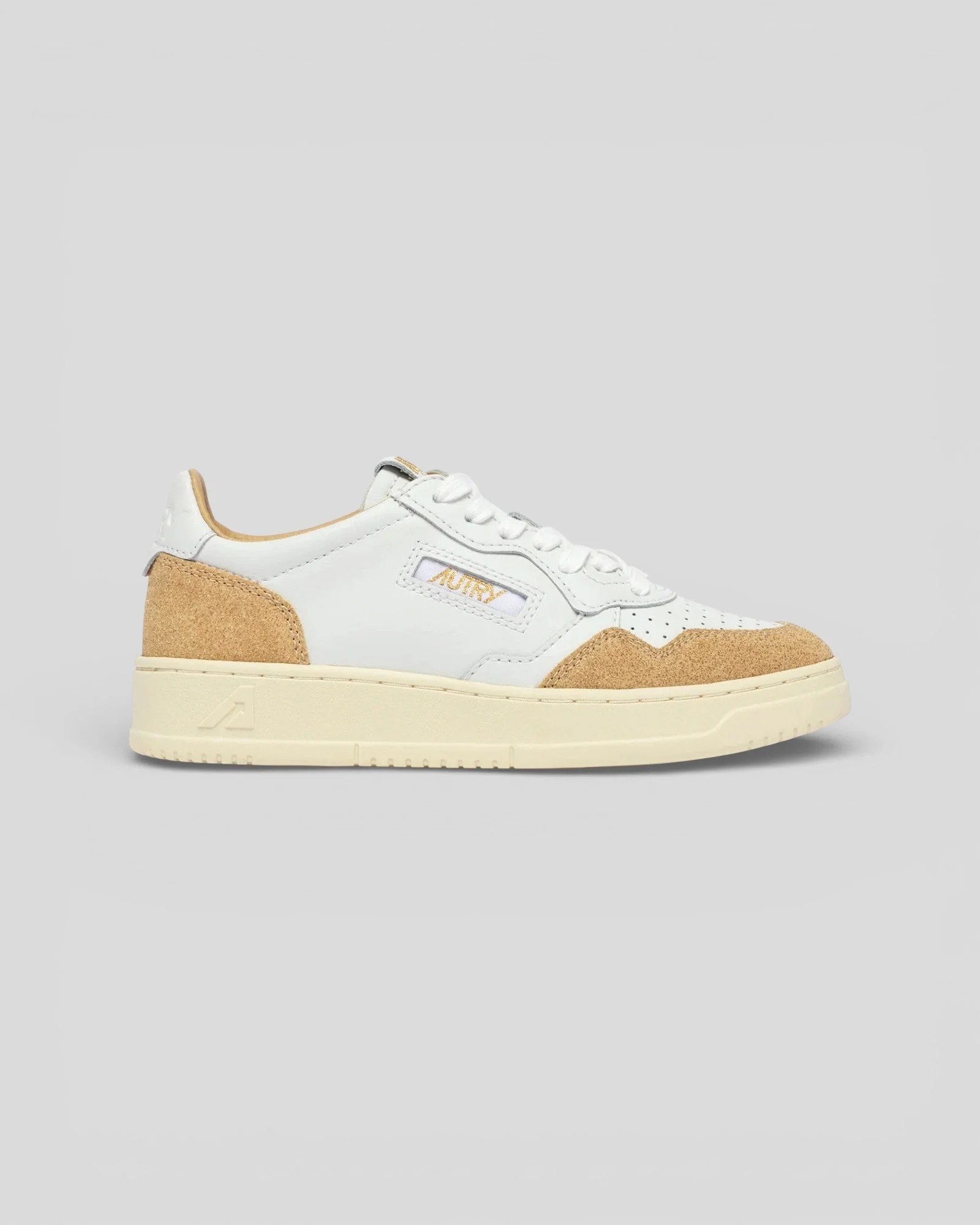 Autry || Medalist Low Wom PK02 - Gold Paillette/ White Ecru